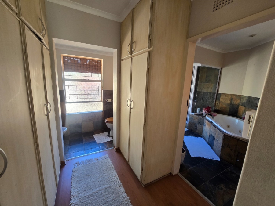 4 Bedroom Property for Sale in Heuwelsig Free State